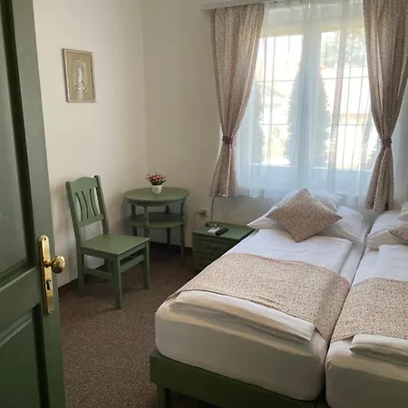 阿斯托利亚别墅住宿加早餐旅馆 2* Balatongyörök