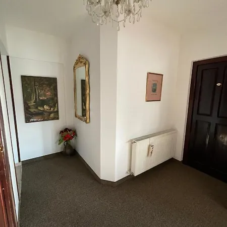 Astoria 2*