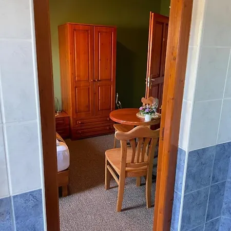 Bed & Breakfast Astoria Balatongyorok