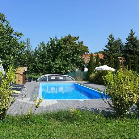 Astoria فندق مبيت وإفطار Balatongyörök