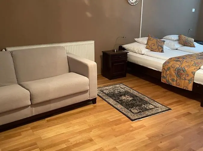 Bed & Breakfast Astoria Balatongyorok