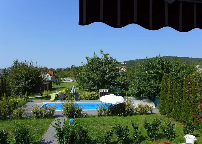 Astoria Bed & Breakfast 4*